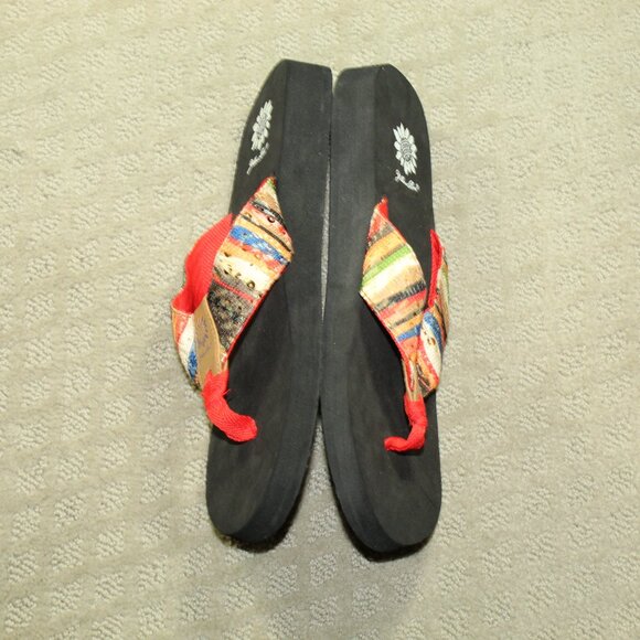 NWOT Yellow Box Size 9M Multicolor Thick Soled Flip Flops - Picture 3 of 6